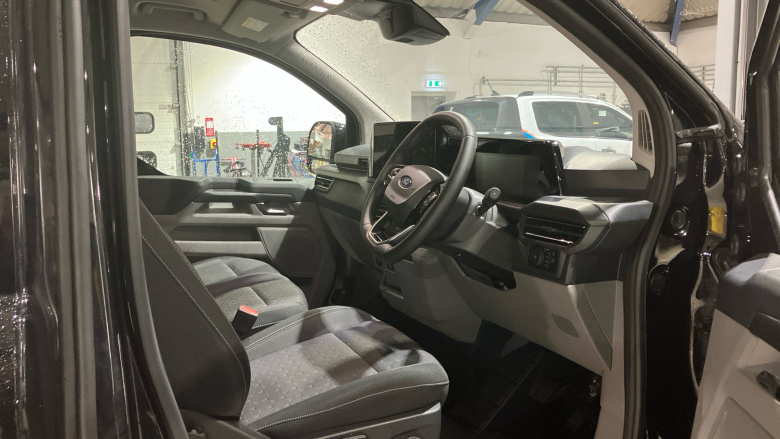 Ford Transit Custom E-320 L1 Rwd 100kW 65kWh H1 Van Limited Auto